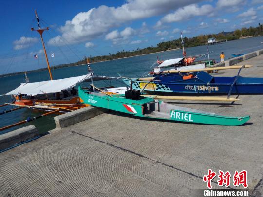 圖為被救助的菲律賓漁民的漁船。 中交公路規劃設計院有限公司 攝