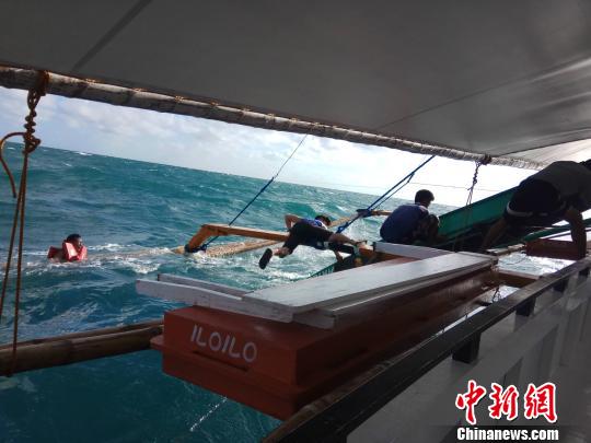 圖為救助現場(chǎng)。 中交公路規劃設計院有限公司 攝